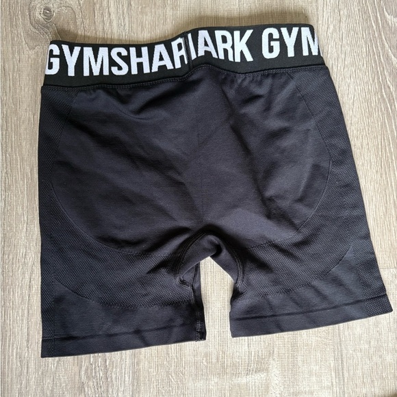 Gymshark Black Athletic Compression Shorts with butt flex - Picture 1 of 3